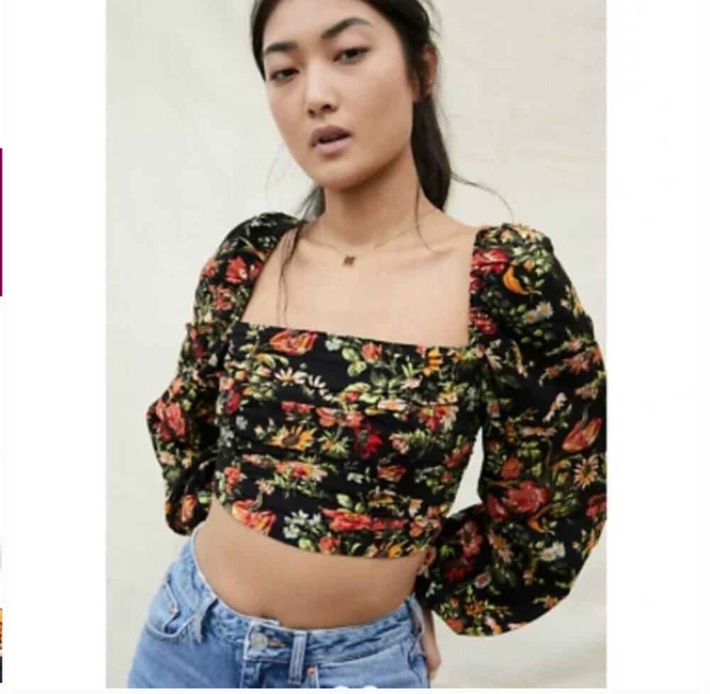 Urban Outfitters Black Floral Square-Neck Puff Sleeve Crop Top